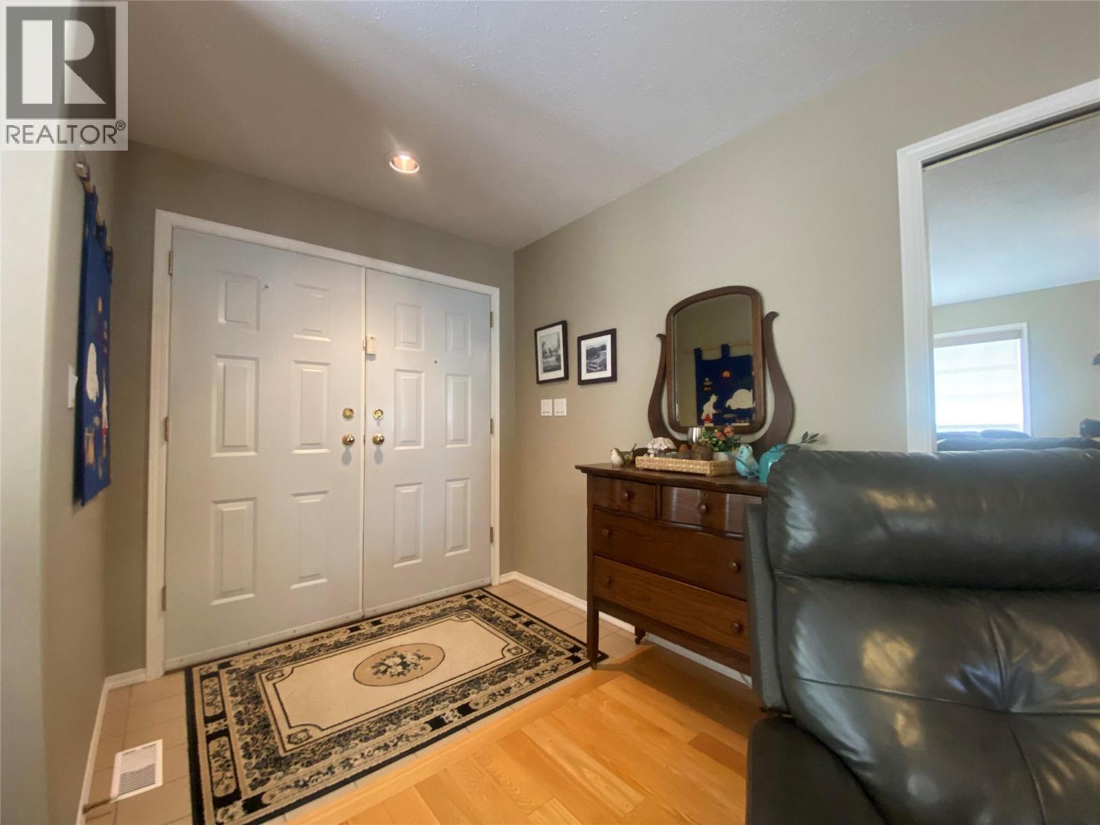 765 Jasper Avenue, Grand Forks, British Columbia  V0H 1H4 - Photo 3 - 10395490