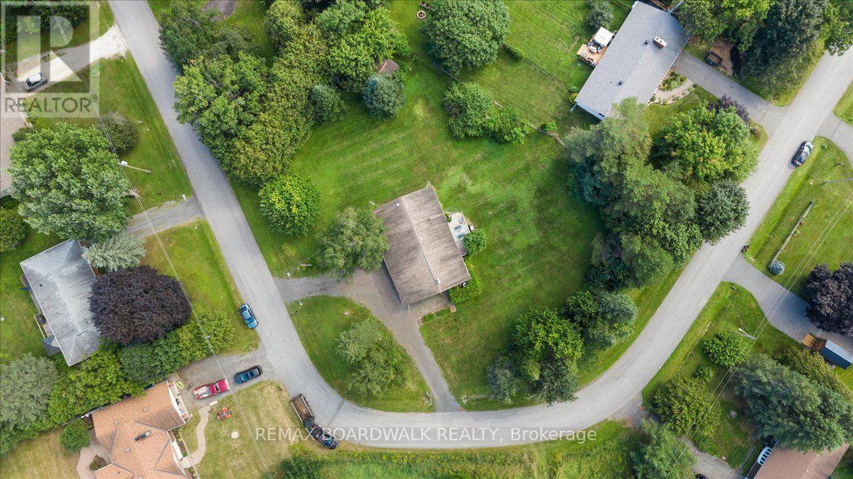 201 Linda Loop, Ottawa, Ontario K0A 2H0 - Photo 2 - X13627508