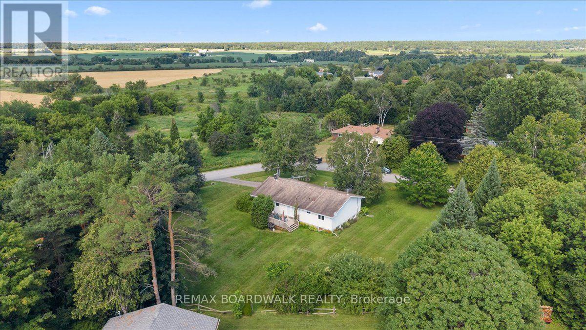 201 Linda Loop, Ottawa, Ontario K0A 2H0 - Photo 3 - X13627508