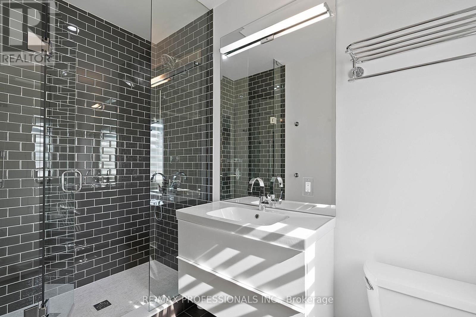 146 Thompson Avenue, Toronto, Ontario  M8Z 3V2 - Photo 2 - W13151384