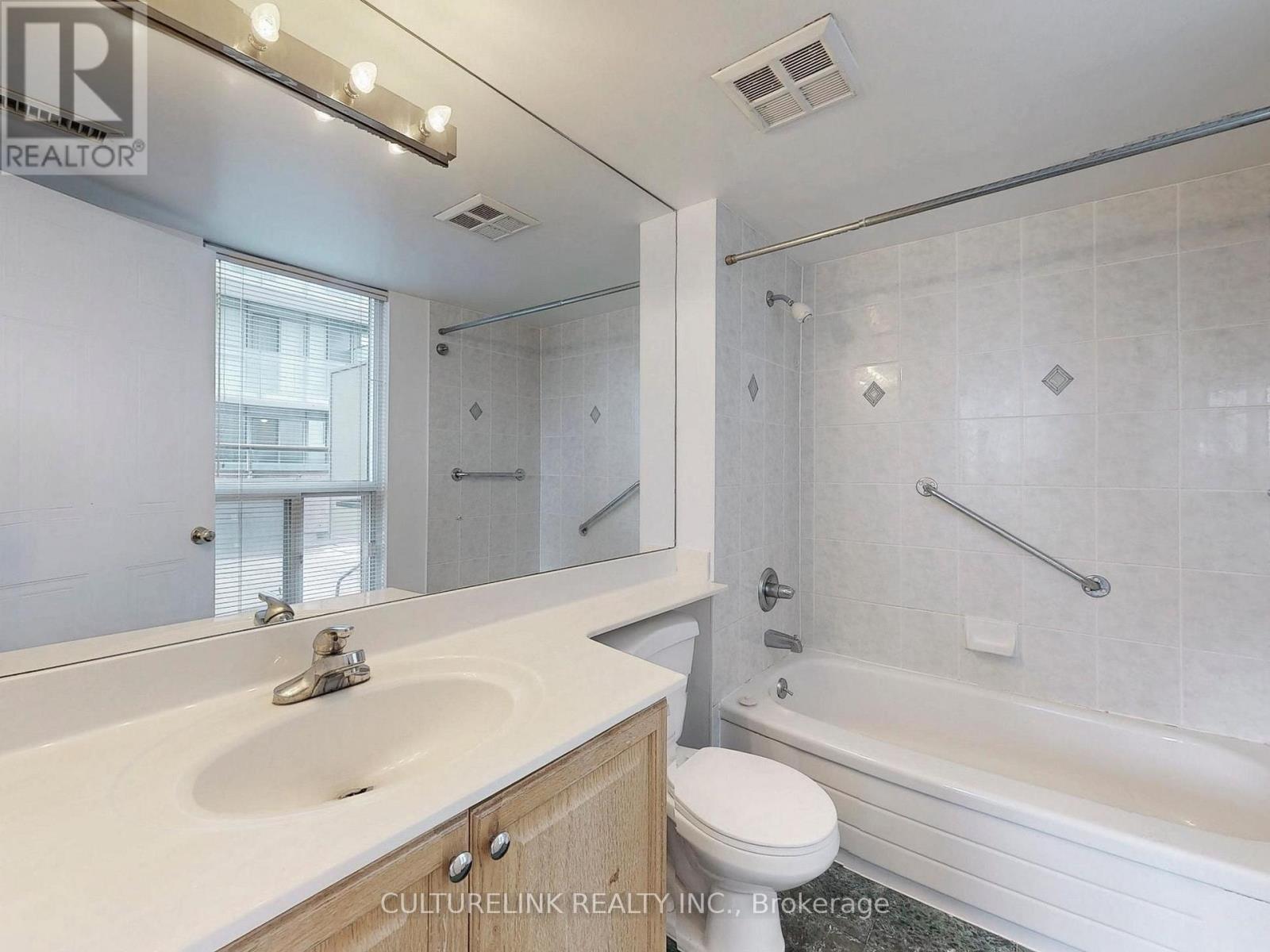 2307 - 750 Bay Street, Toronto, Ontario  M5G 1N6 - Photo 11 - C13625040