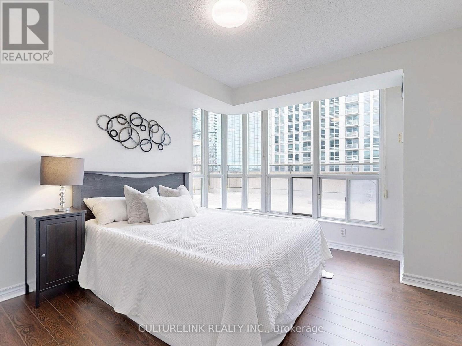 2307 - 750 Bay Street, Toronto, Ontario  M5G 1N6 - Photo 10 - C13625040