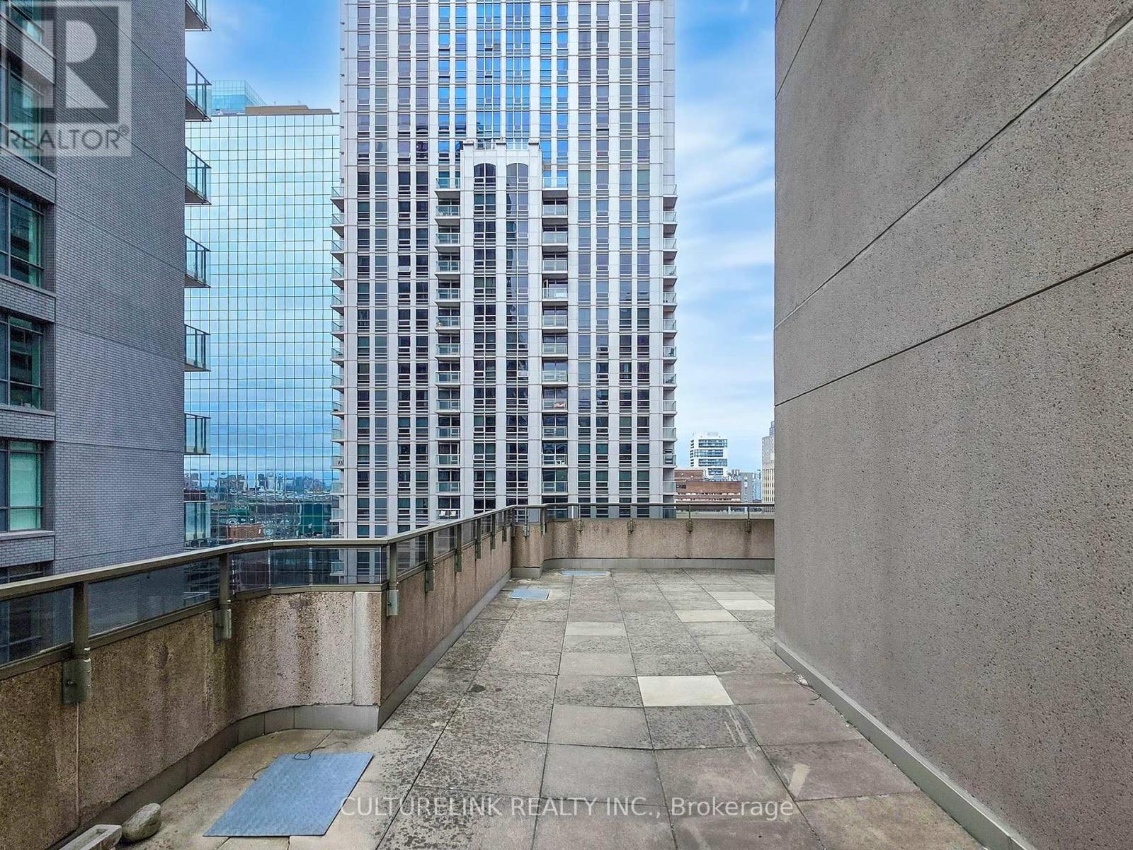 2307 - 750 Bay Street, Toronto, Ontario  M5G 1N6 - Photo 3 - C13625040