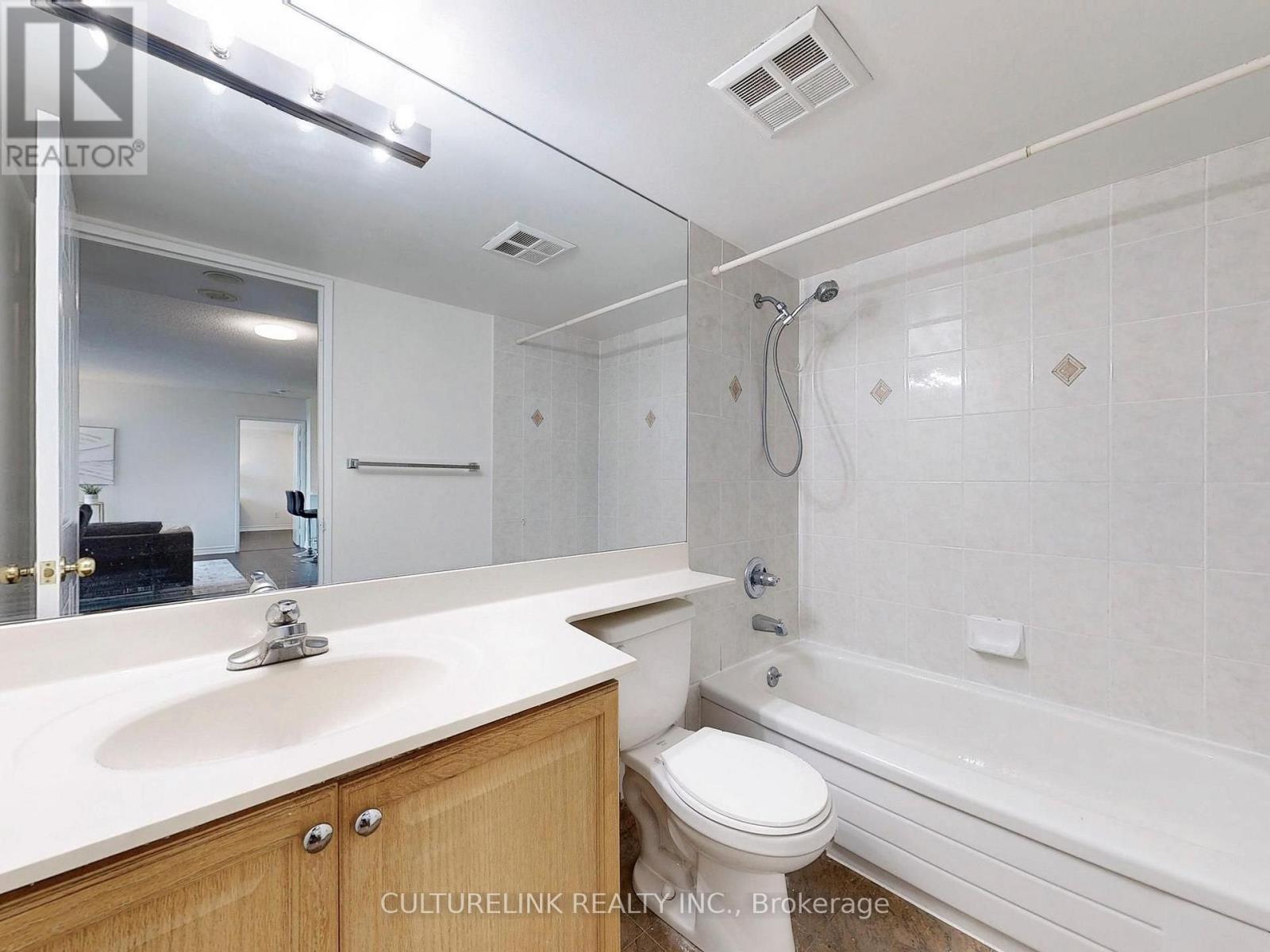 2307 - 750 Bay Street, Toronto, Ontario  M5G 1N6 - Photo 15 - C13625040