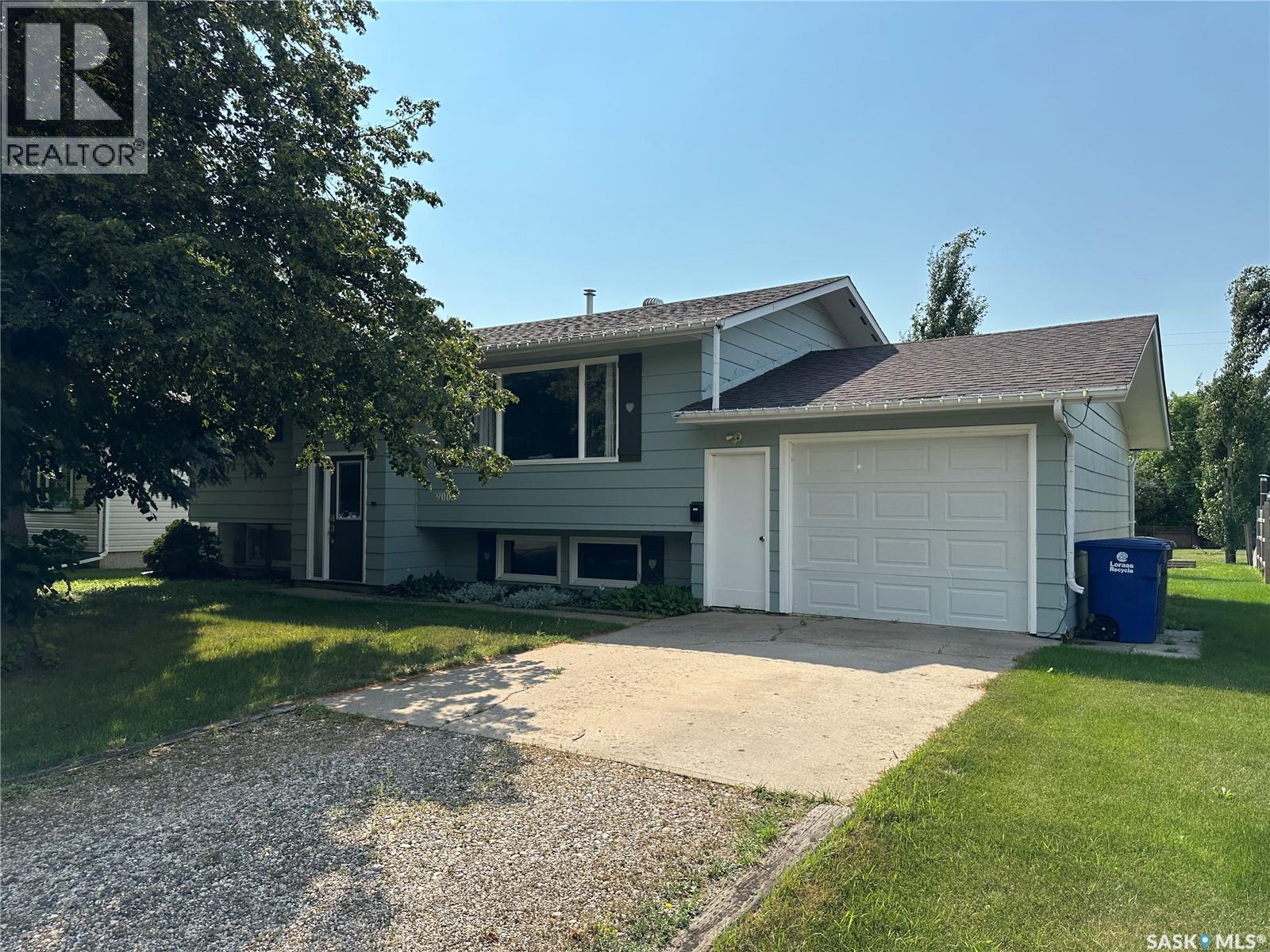 9005 5th STREET, Rosthern, Saskatchewan