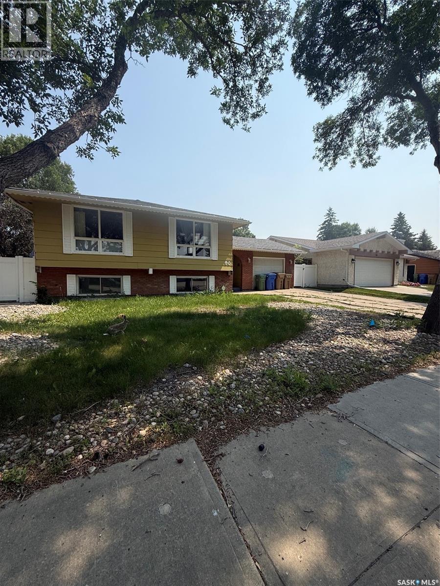 90 Marquis Crescent, Regina, Saskatchewan S4S 6J9 - Photo 2 - SK044262