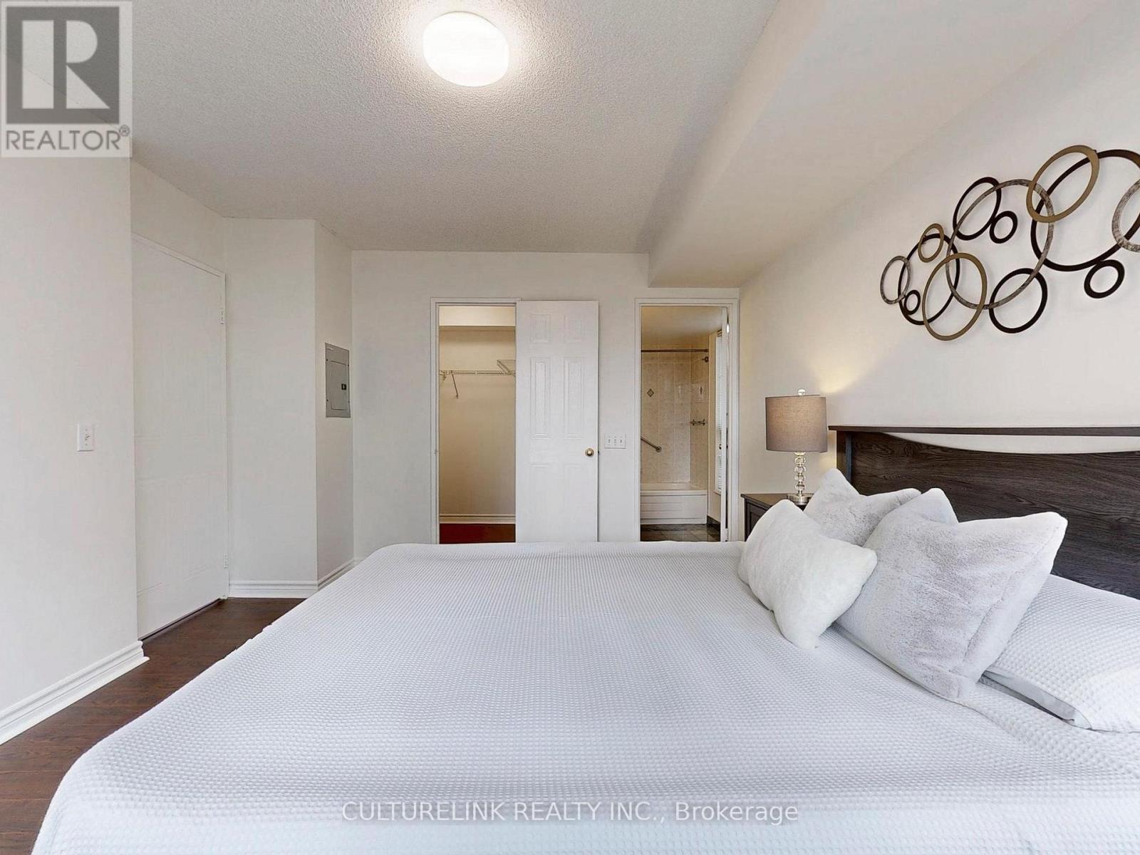 2307 - 750 Bay Street, Toronto, Ontario  M5G 1N6 - Photo 13 - C13625040