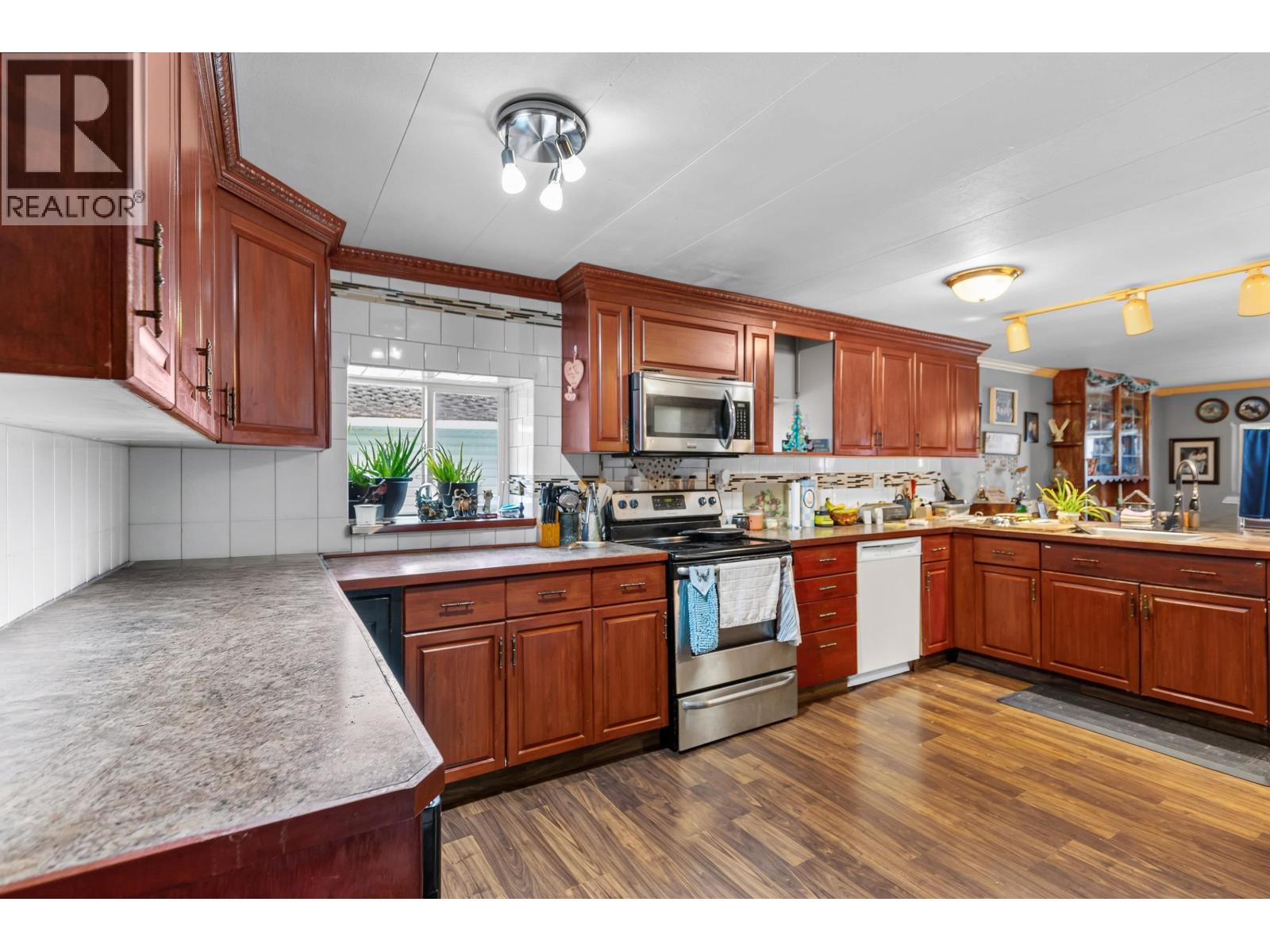 4016 Diamond Drive, Prince George, British Columbia  V2K 3M6 - Photo 3 - R3151734