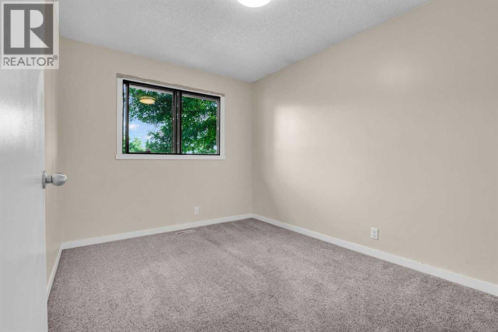 6 Jensen Crescent NE, Airdrie, Alberta  T4B 1P4 - Photo 12 - A2332451