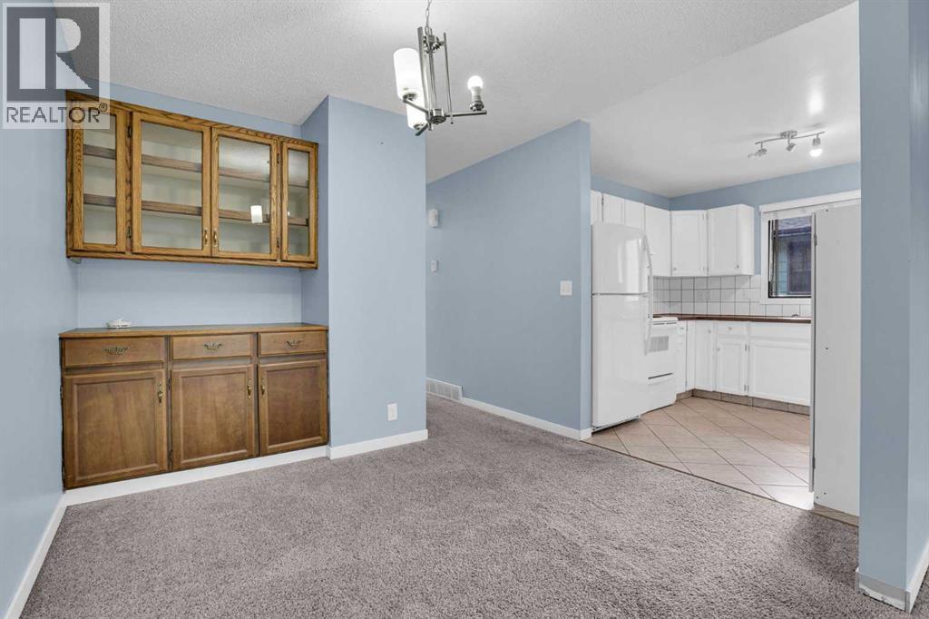 6 Jensen Crescent NE, Airdrie, Alberta  T4B 1P4 - Photo 4 - A2332451