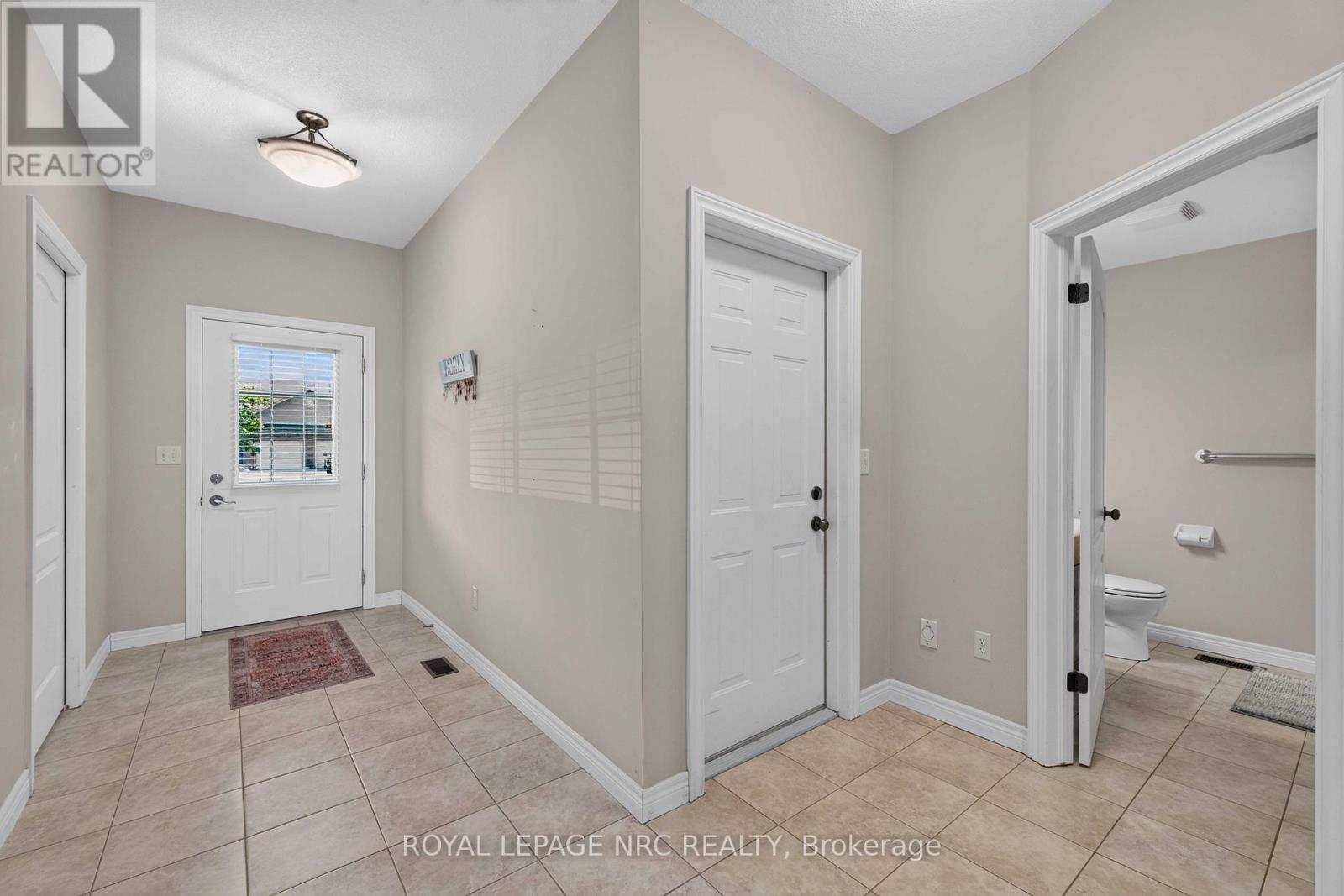 82 Maple Street, Port Colborne, Ontario  L3K 6G7 - Photo 5 - X13627542