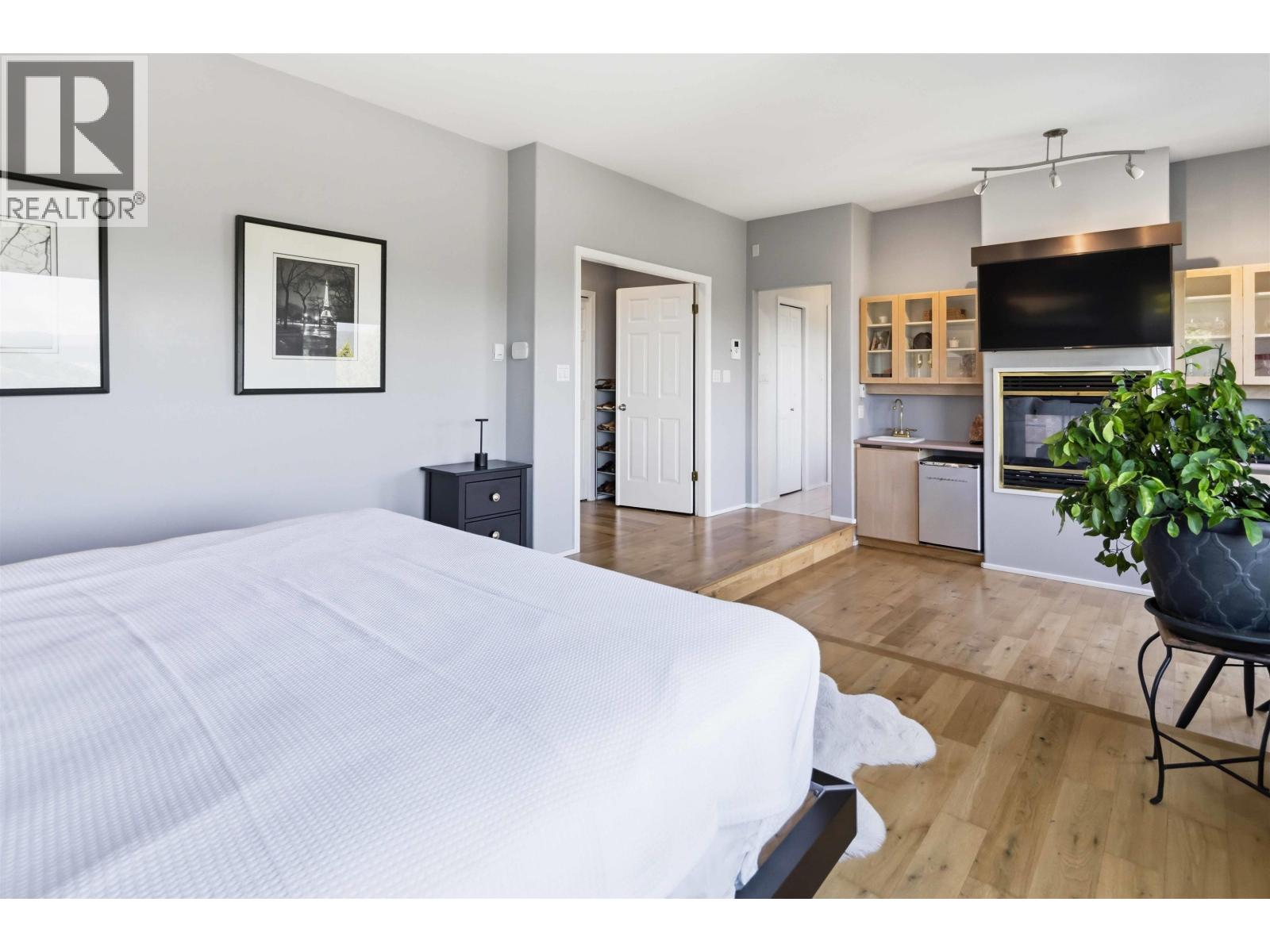 212 N Sea Avenue, Burnaby, British Columbia  V5B 1K5 - Photo 22 - R3151755