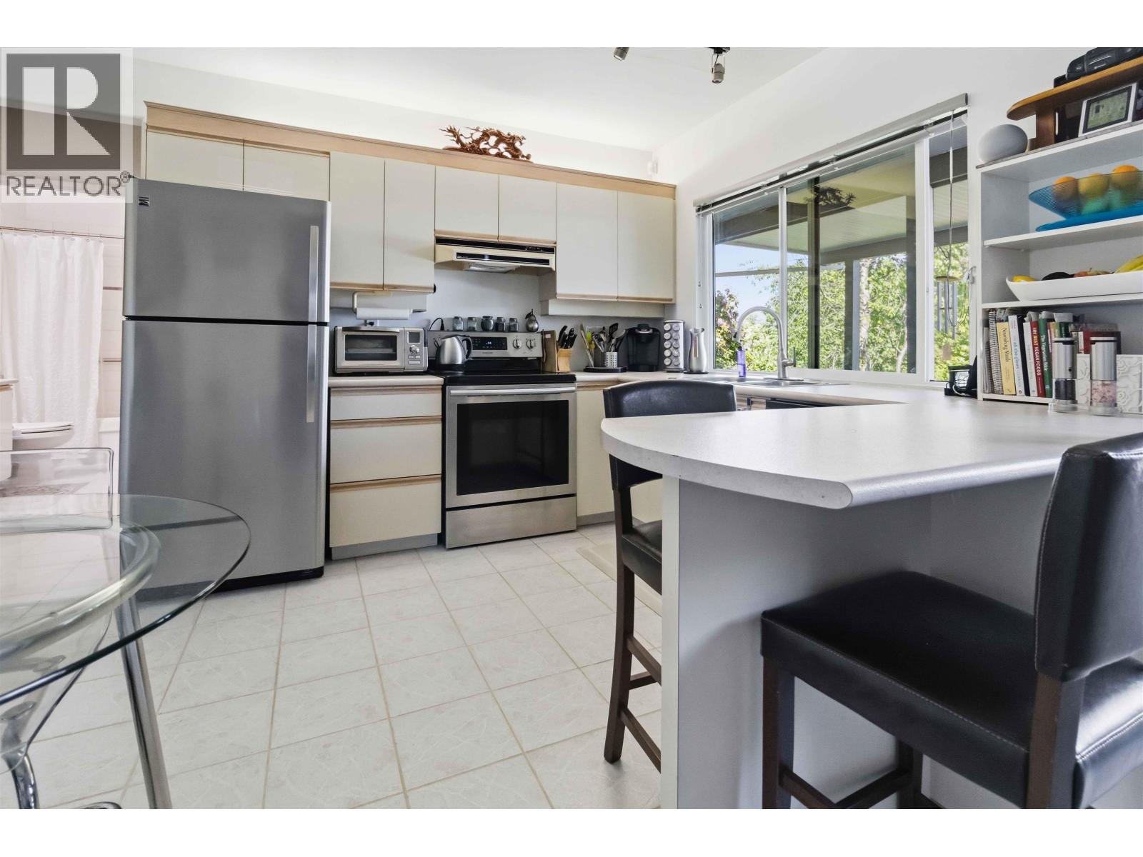 212 N Sea Avenue, Burnaby, British Columbia  V5B 1K5 - Photo 35 - R3151755