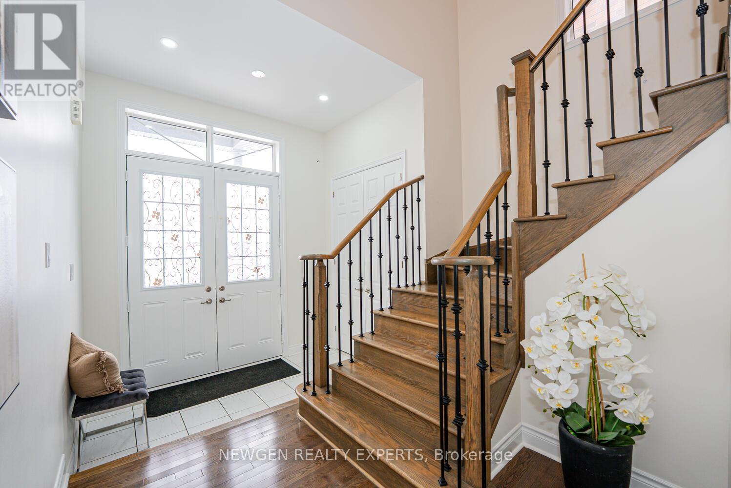 17 Monarch Drive, Halton Hills, Ontario  L7G 0H9 - Photo 5 - W13627512