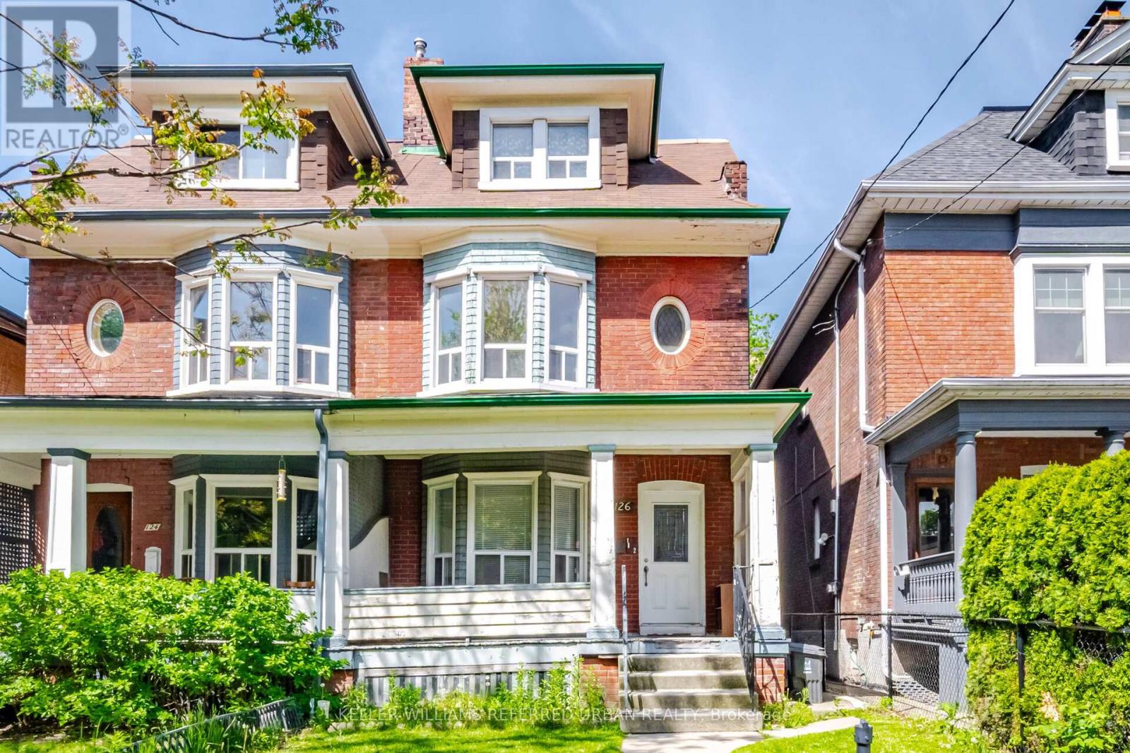 <div class="slider-price">$999,900</div><p>126 Close Avenue, Toronto, Ontario</p>