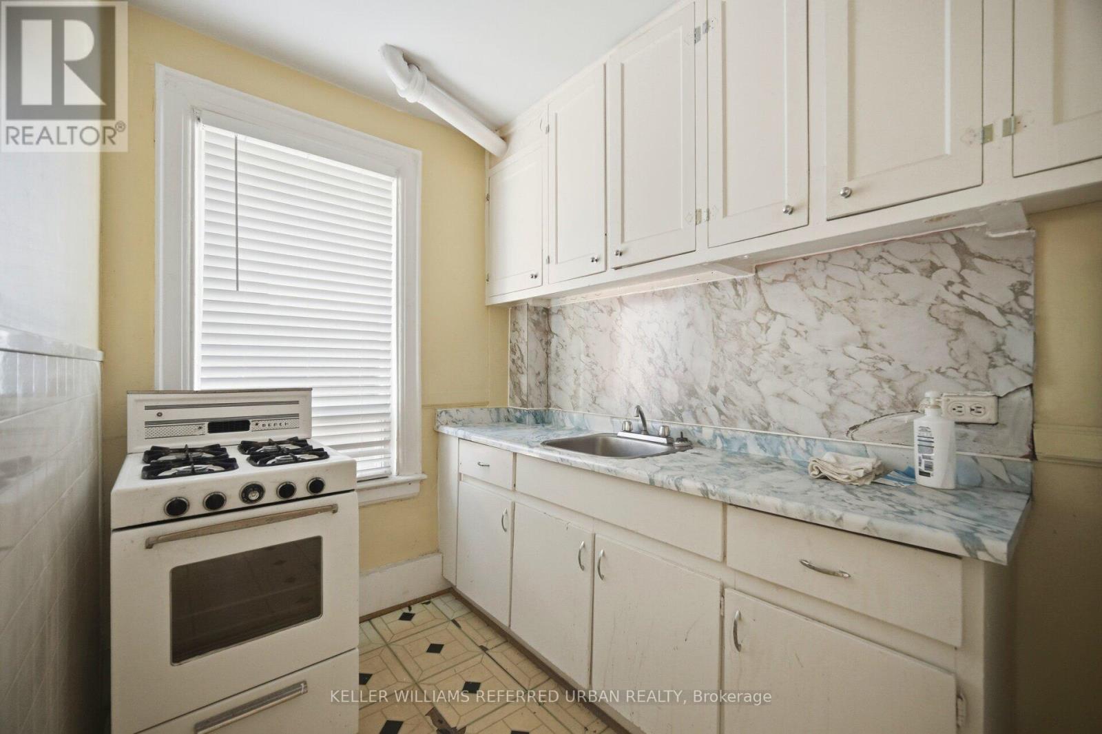 126 Close Avenue, Toronto, Ontario  M6K 2V5 - Photo 21 - W13627516
