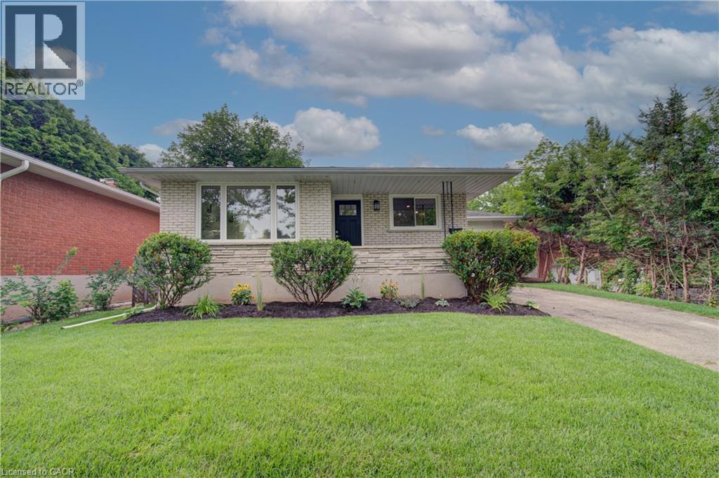 163 Lynnbrook Crescent, Waterloo, Ontario  N2L 4X2 - Photo 2 - 40849052