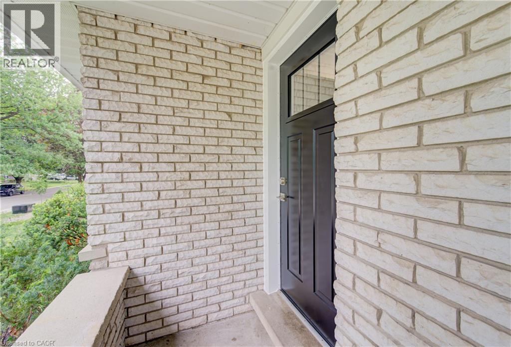163 Lynnbrook Crescent, Waterloo, Ontario  N2L 4X2 - Photo 4 - 40849052
