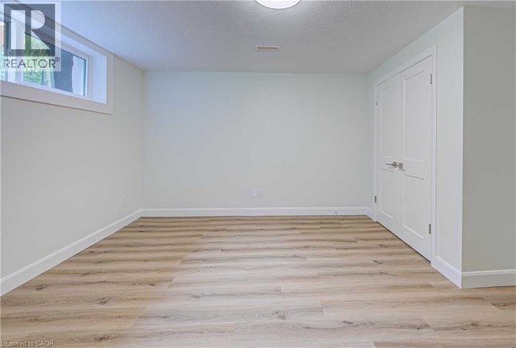 163 Lynnbrook Crescent, Waterloo, Ontario  N2L 4X2 - Photo 30 - 40849052