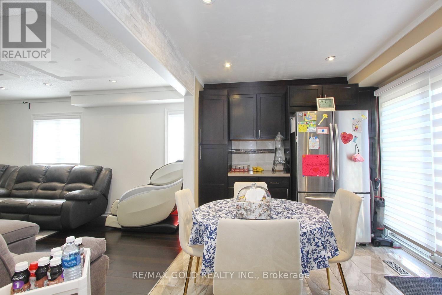4 Summertime Court, Brampton, Ontario  L6Z 2B4 - Photo 12 - W13466940