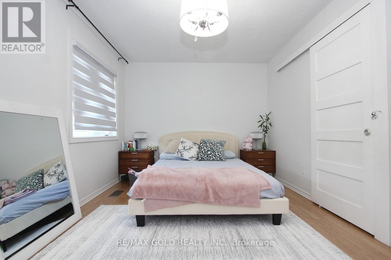 4 Summertime Court, Brampton, Ontario  L6Z 2B4 - Photo 15 - W13466940