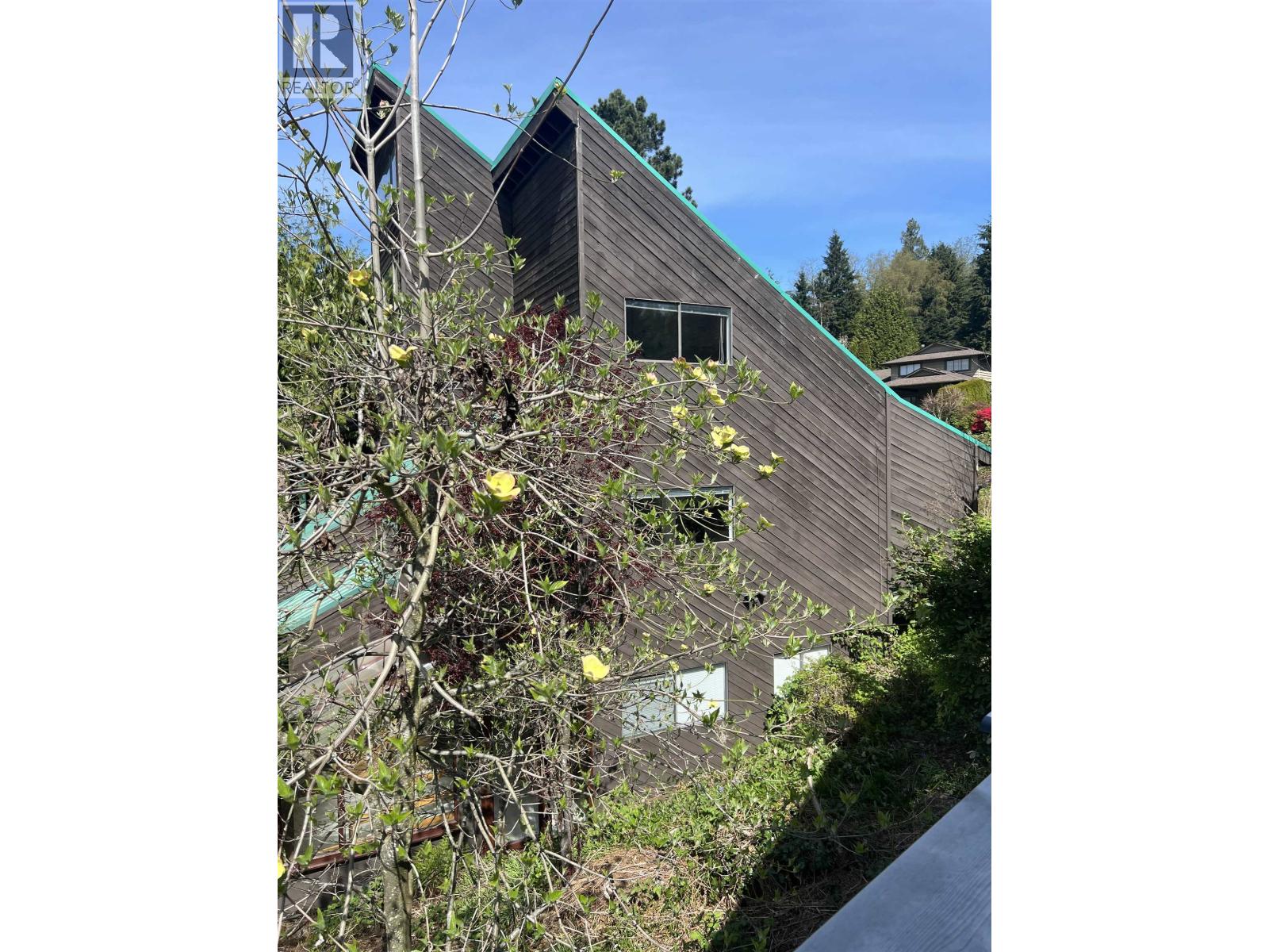 120 April Road, Port Moody, British Columbia  V3H 3M5 - Photo 2 - R3115405