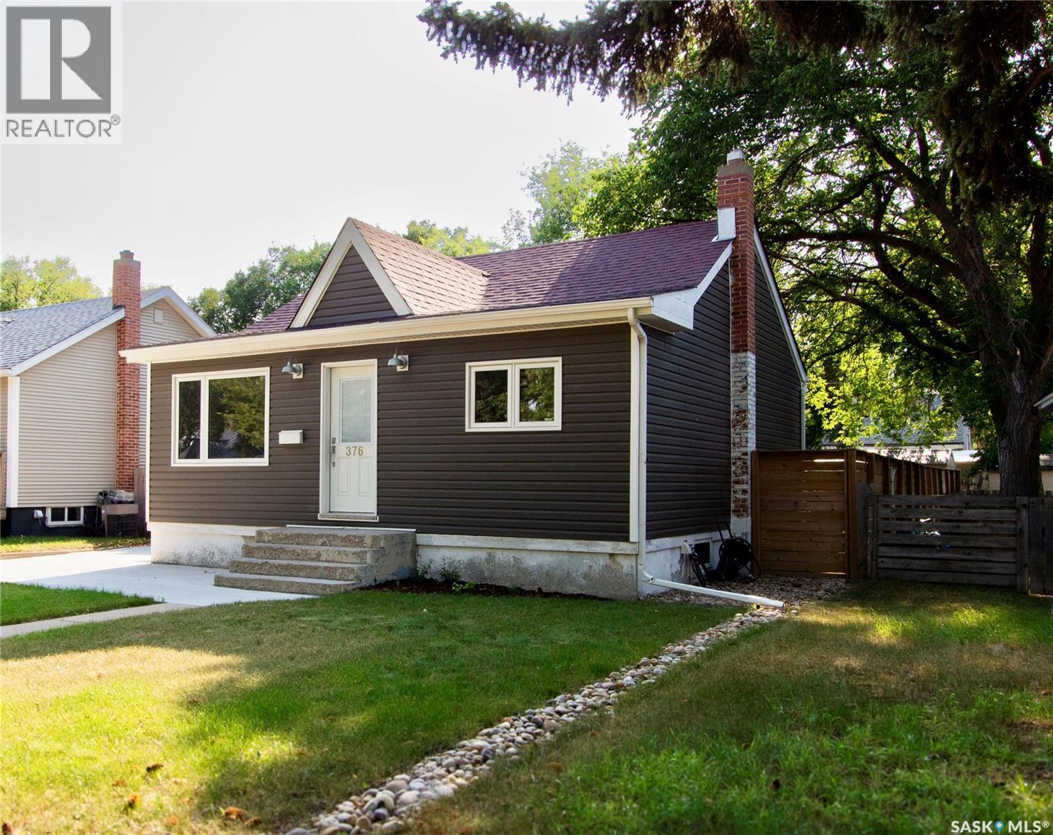 376 6th Avenue Nw, Swift Current, Saskatchewan  S9H 0Y1 - Photo 2 - SK044267