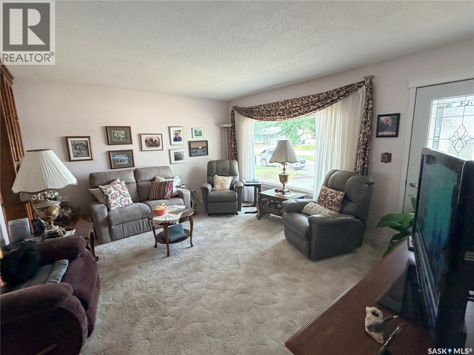 225 Dominion Road, Assiniboia, Saskatchewan  S0H 0B0 - Photo 15 - SK044149