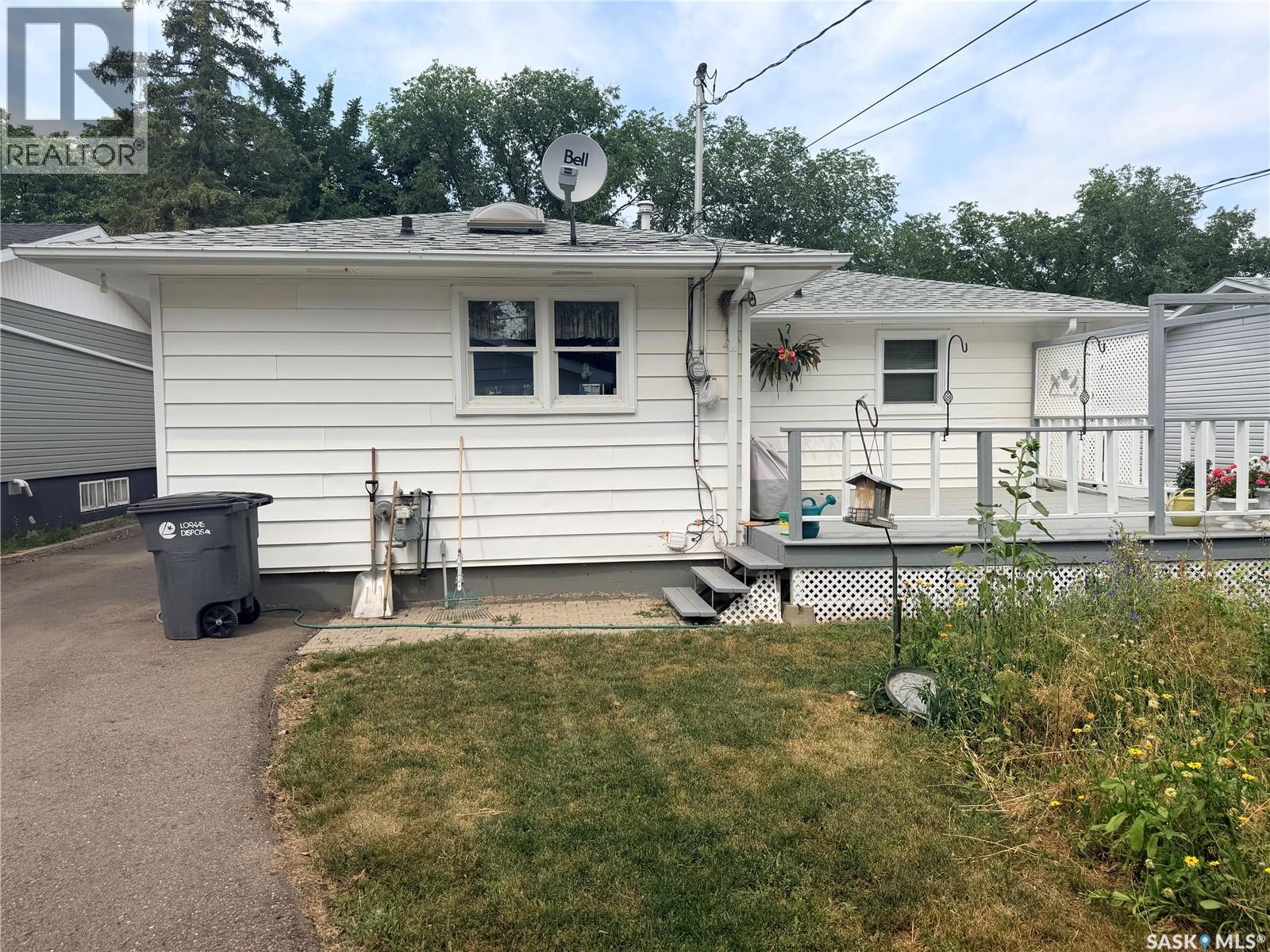 225 Dominion Road, Assiniboia, Saskatchewan  S0H 0B0 - Photo 4 - SK044149