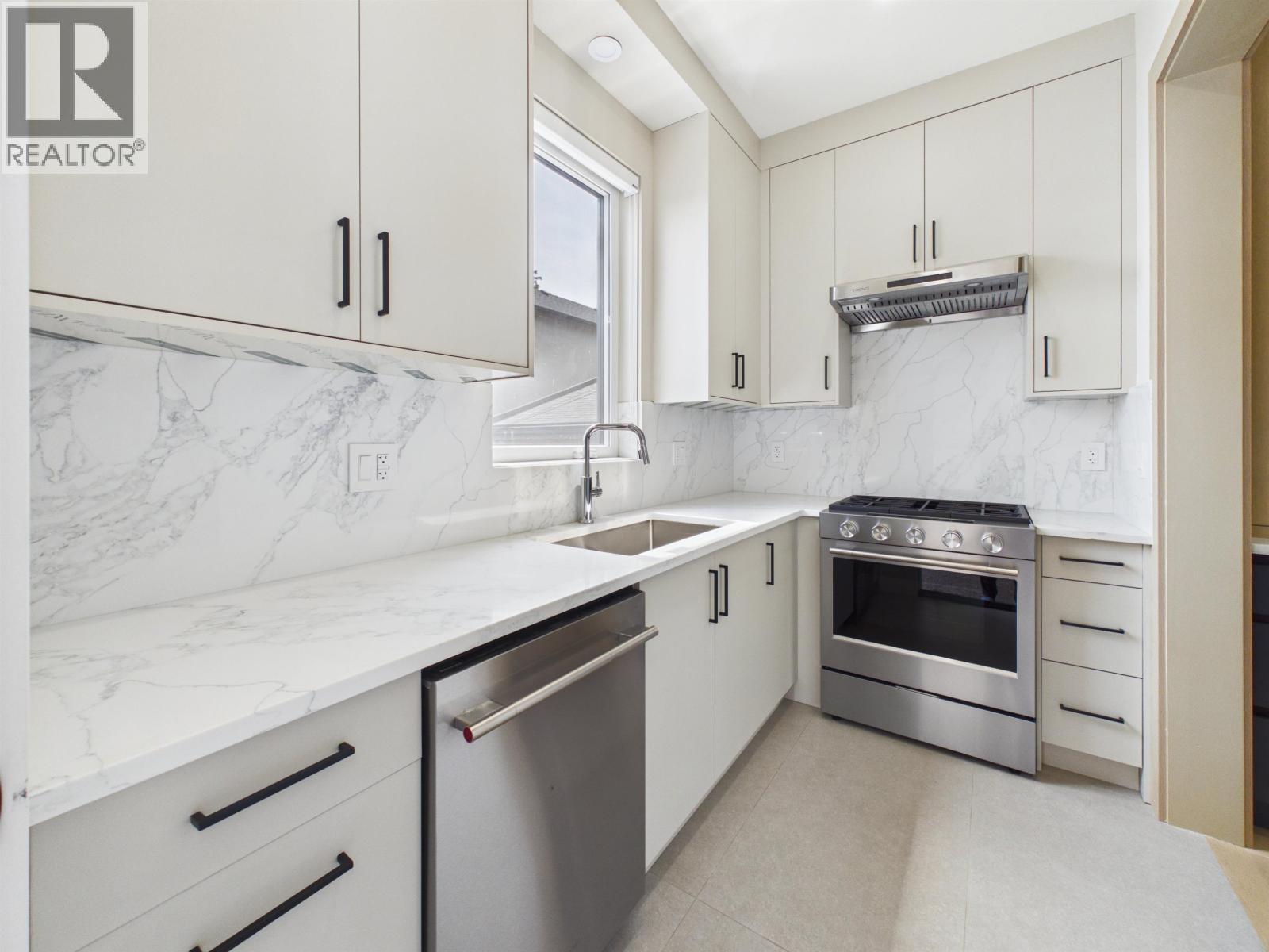 1 6512 Grant Street, Burnaby, British Columbia  V5B 2K8 - Photo 11 - R3151501