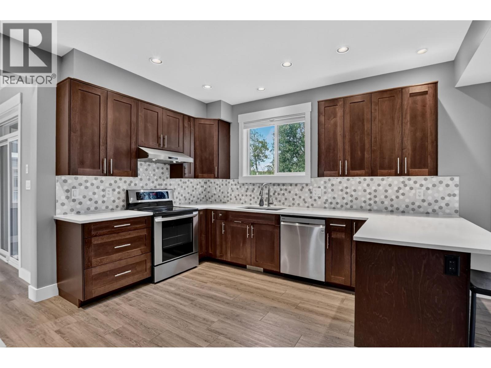 1218 Orizaba Court, Prince George, British Columbia  V2N 0B7 - Photo 6 - R3151775