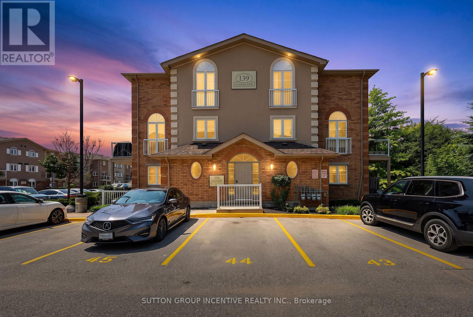 7 - 139 SYDENHAM WELLS, Barrie, Ontario