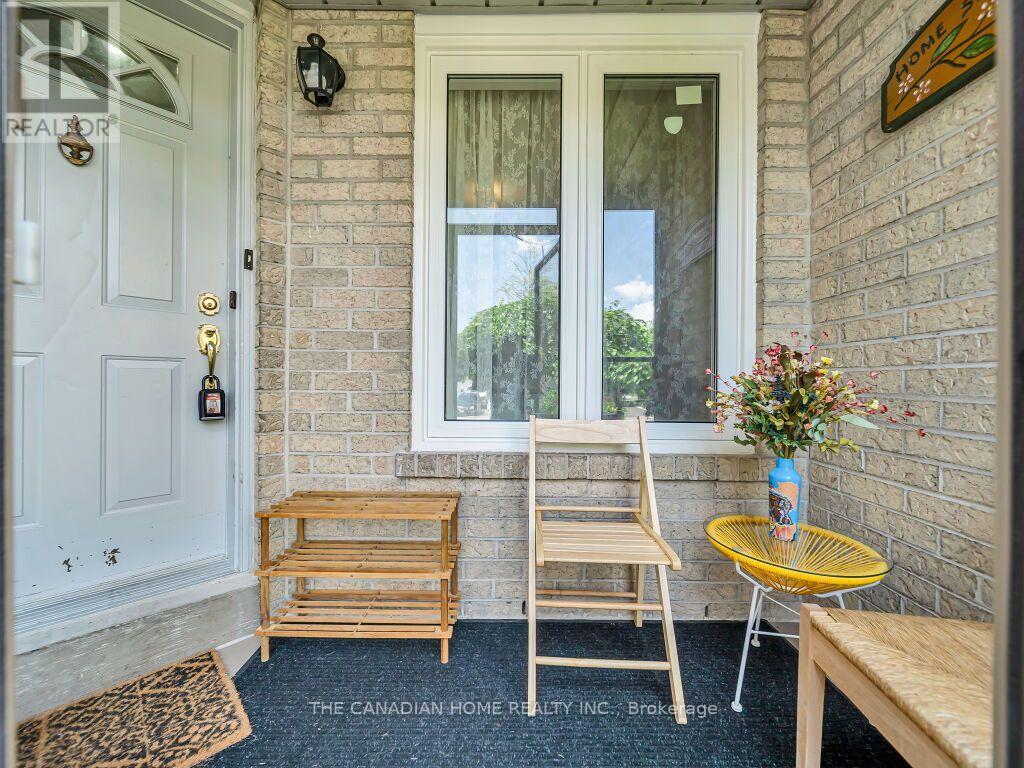 5244 Cinnamon Road, Mississauga, Ontario  L5V 1T3 - Photo 4 - W13590946