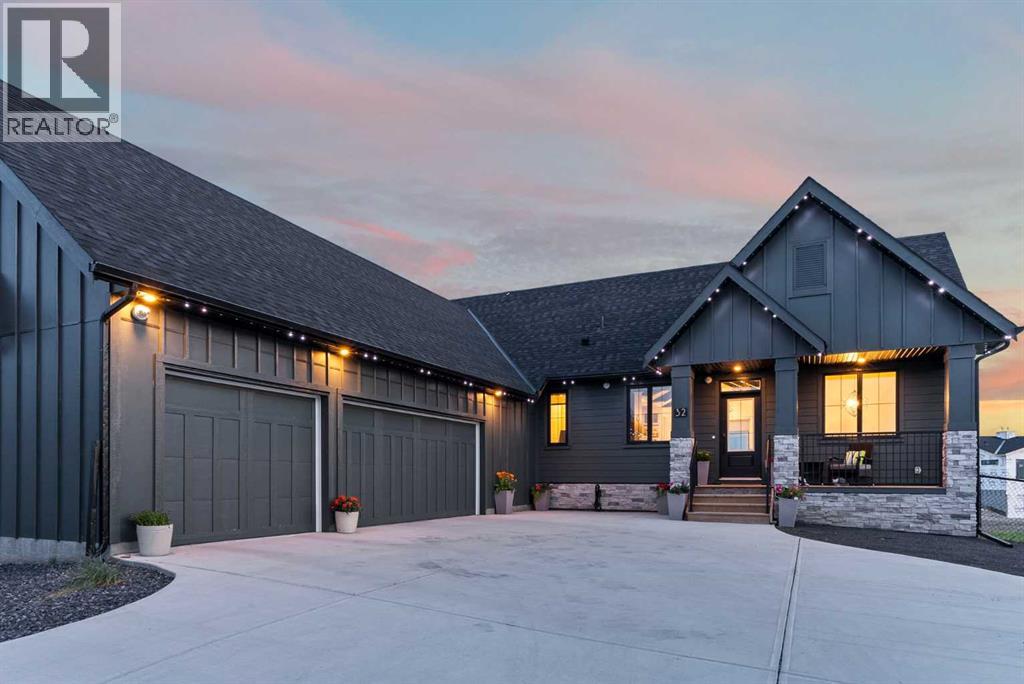 32 Monterra Landing, Cochrane Lake, Alberta  T4C 0G8 - Photo 2 - A2326526