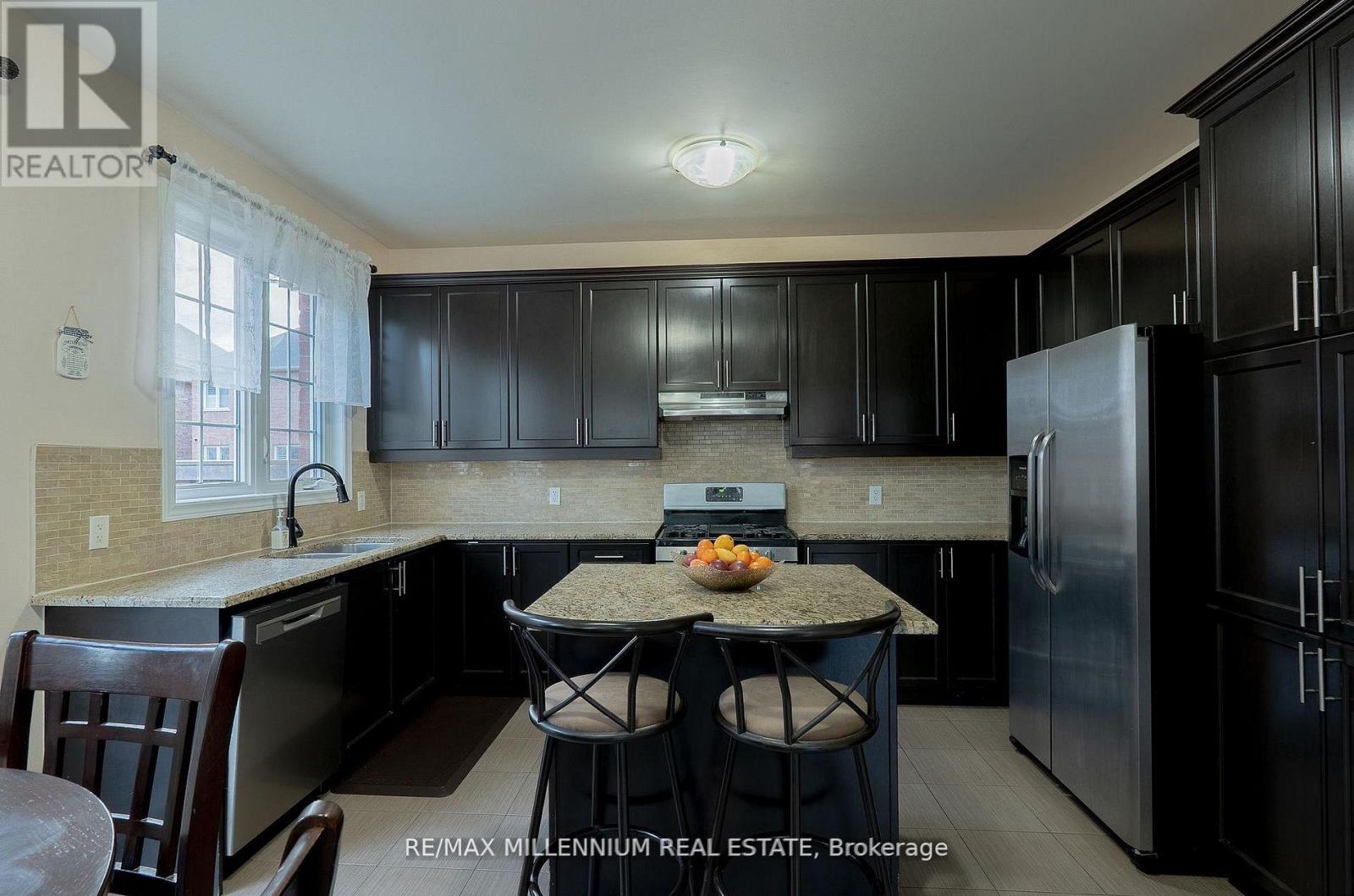 8 Zelda Road, Brampton, Ontario  L6R 0B3 - Photo 10 - W13627584