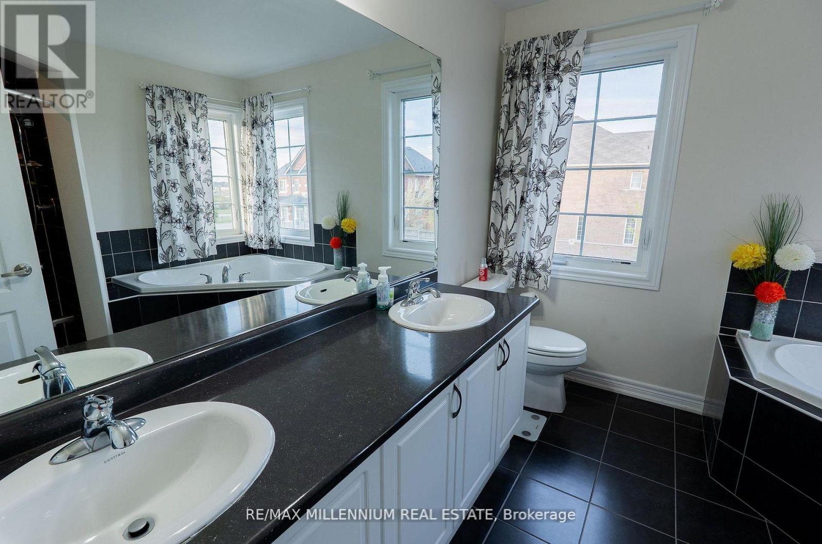 8 Zelda Road, Brampton, Ontario  L6R 0B3 - Photo 19 - W13627584