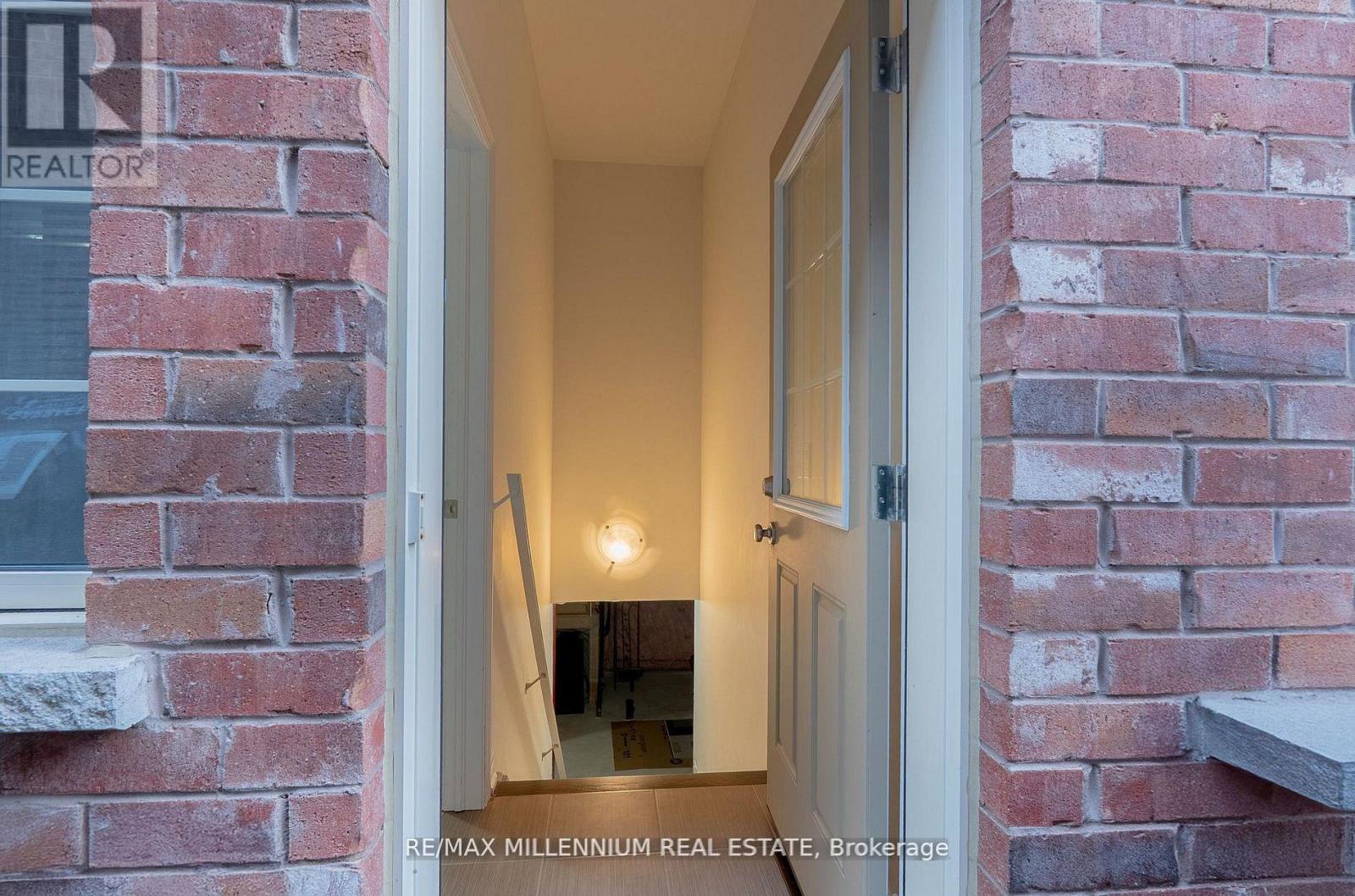 8 Zelda Road, Brampton, Ontario  L6R 0B3 - Photo 47 - W13627584