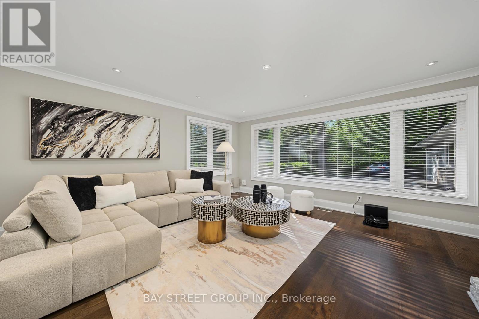 317 Wedgewood Drive, Oakville, Ontario  L6J 4R6 - Photo 3 - W13627586