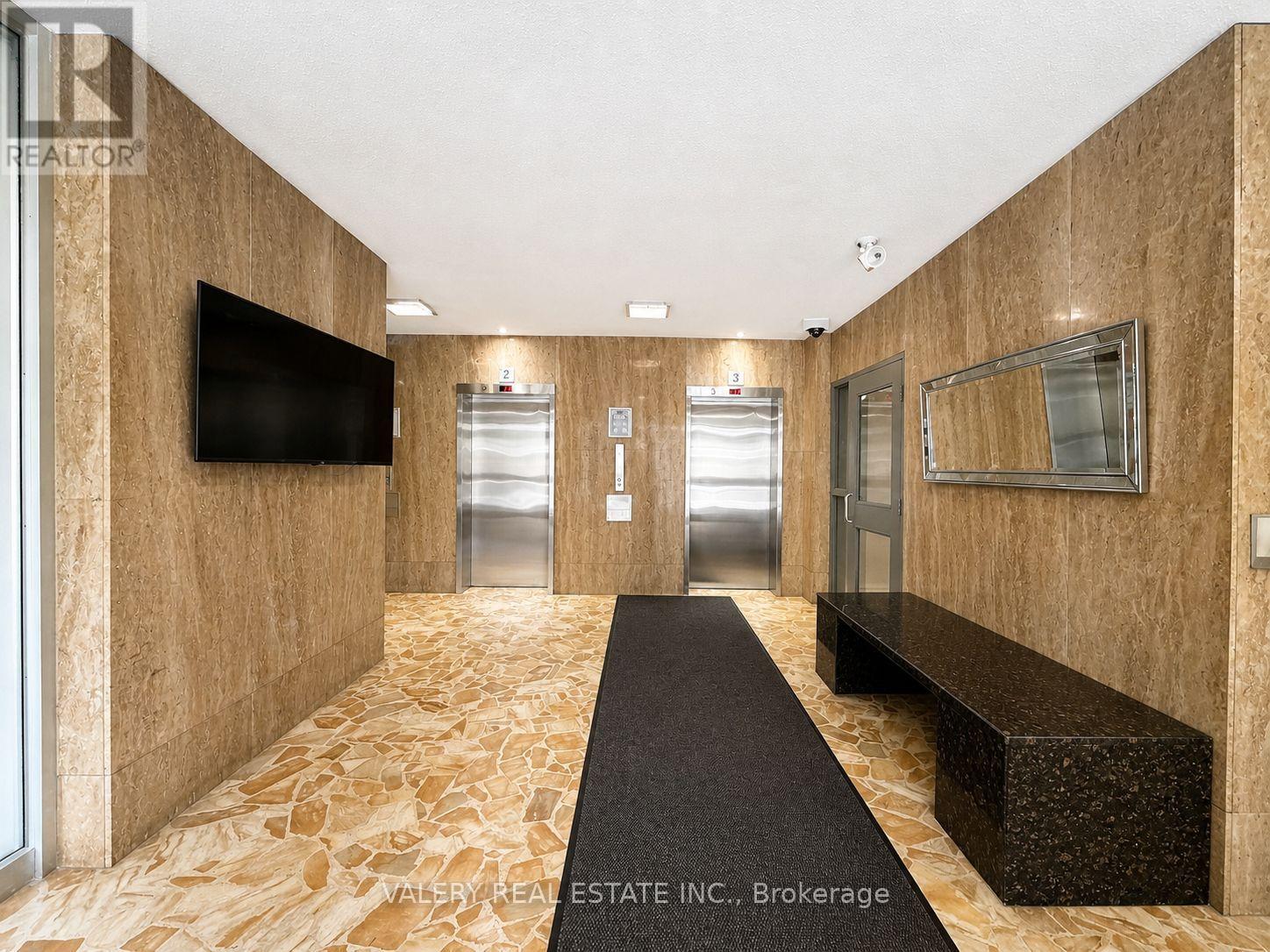503 - 70 Park Street E, Mississauga, Ontario  L5G 1M5 - Photo 2 - W13627596