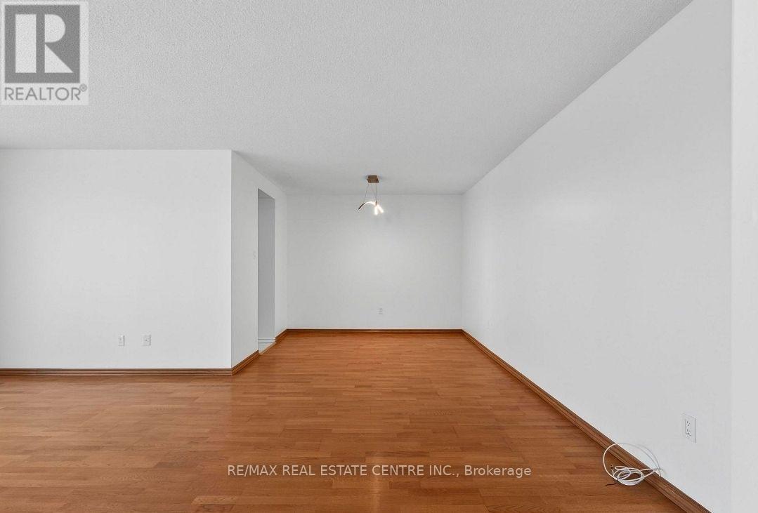 1201 - 100 County Court Boulevard, Brampton (Fletcher's Creek South), Ontario  L6W 3X1 - Photo 2 - W13627618