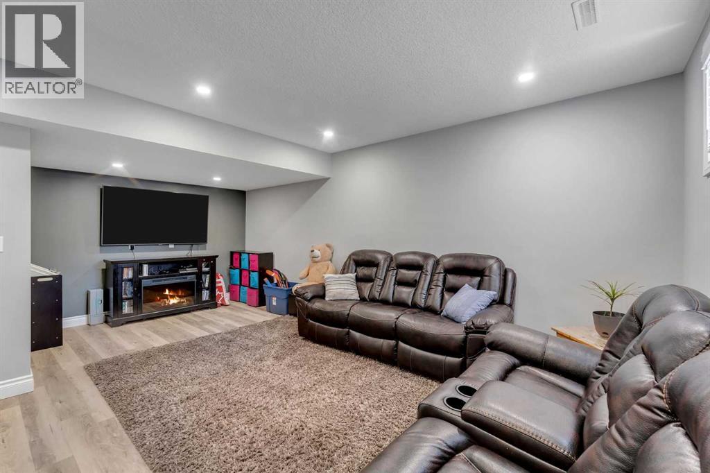 134 Channelside Cove SW, Airdrie, Alberta  T4B 3J1 - Photo 31 - A2332776