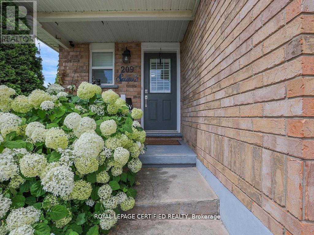 209 Briarmeadow Drive, Kitchener, Ontario  N2A 4C5 - Photo 7 - X13627622