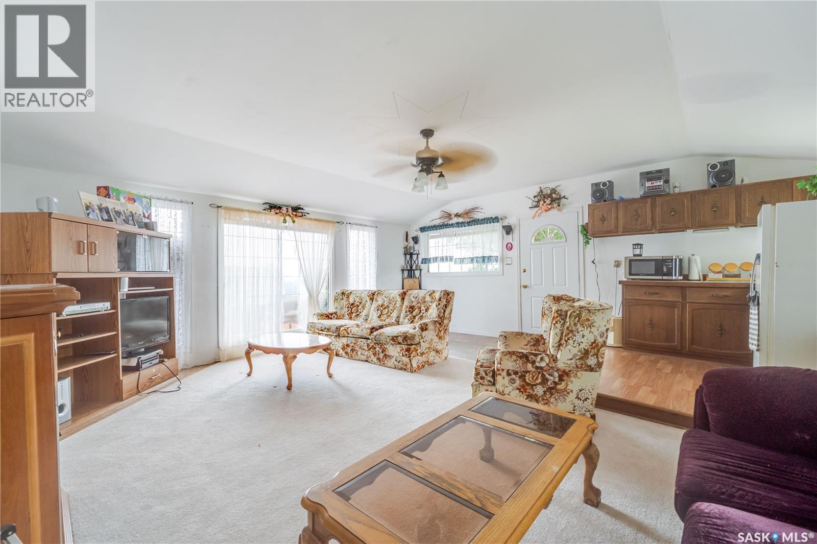 547 Douglas Drive, Buffalo Pound Lake, Saskatchewan  S6H 3E6 - Photo 12 - SK044271