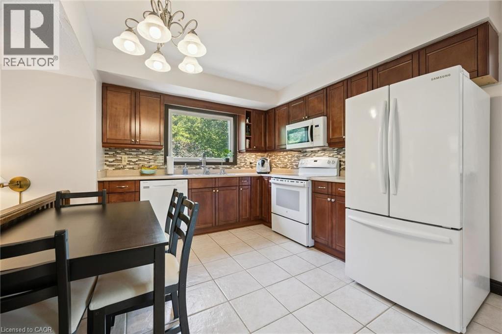 8 Perin Place, Kitchener, Ontario  N2P 1L5 - Photo 15 - 40850357