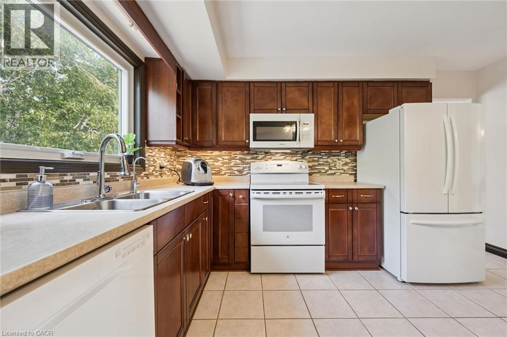 8 Perin Place, Kitchener, Ontario  N2P 1L5 - Photo 16 - 40850357