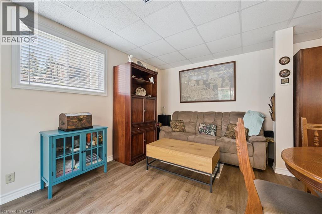 8 Perin Place, Kitchener, Ontario  N2P 1L5 - Photo 31 - 40850357
