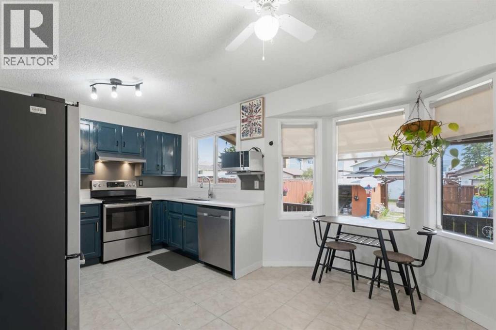 17 Abberfield Crescent NE, Calgary, Alberta  T2A 6P4 - Photo 10 - A2322814