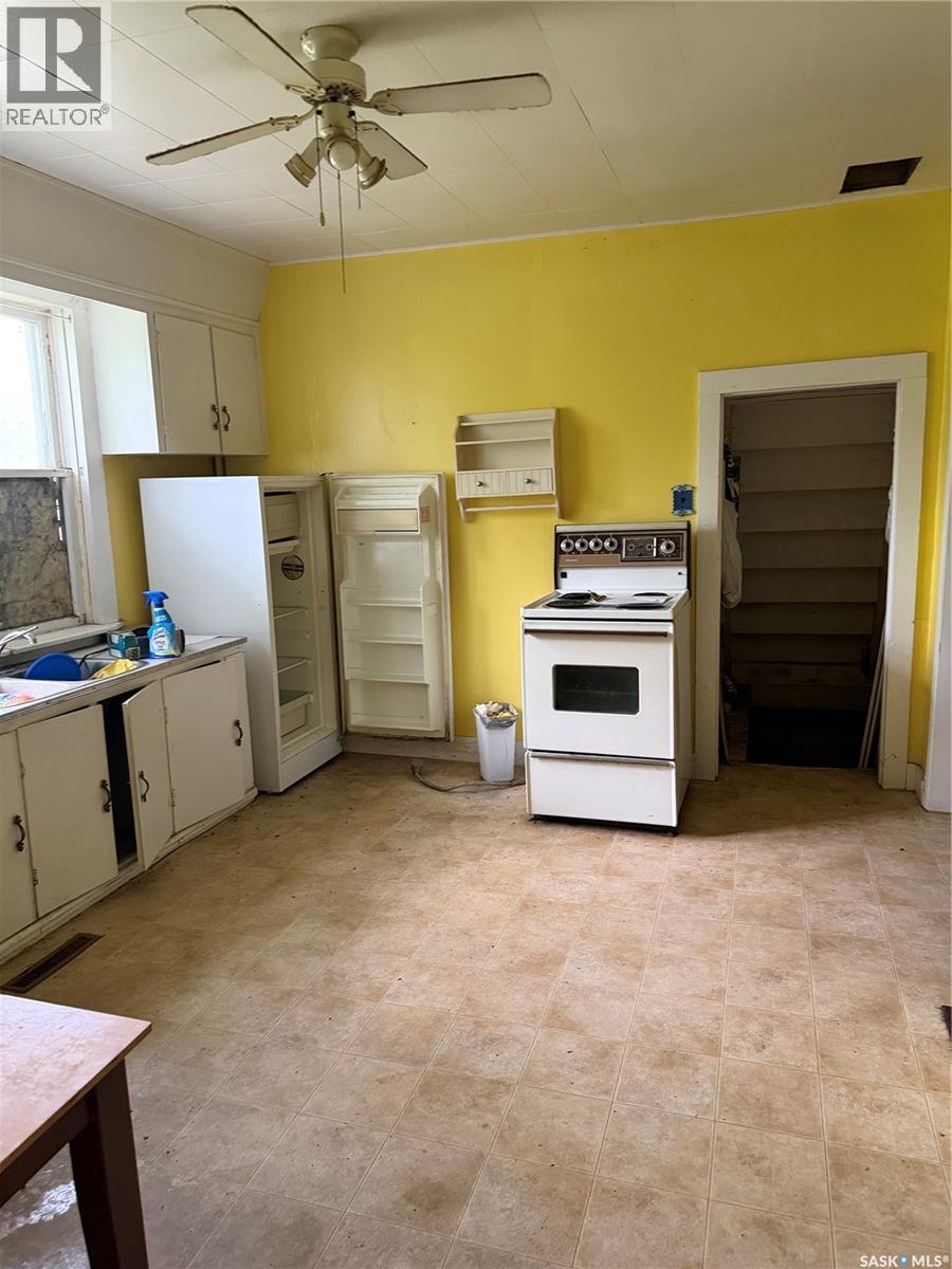 301 Elizabeth Street, Stockholm, Saskatchewan  S0A 3Y0 - Photo 2 - SK044222