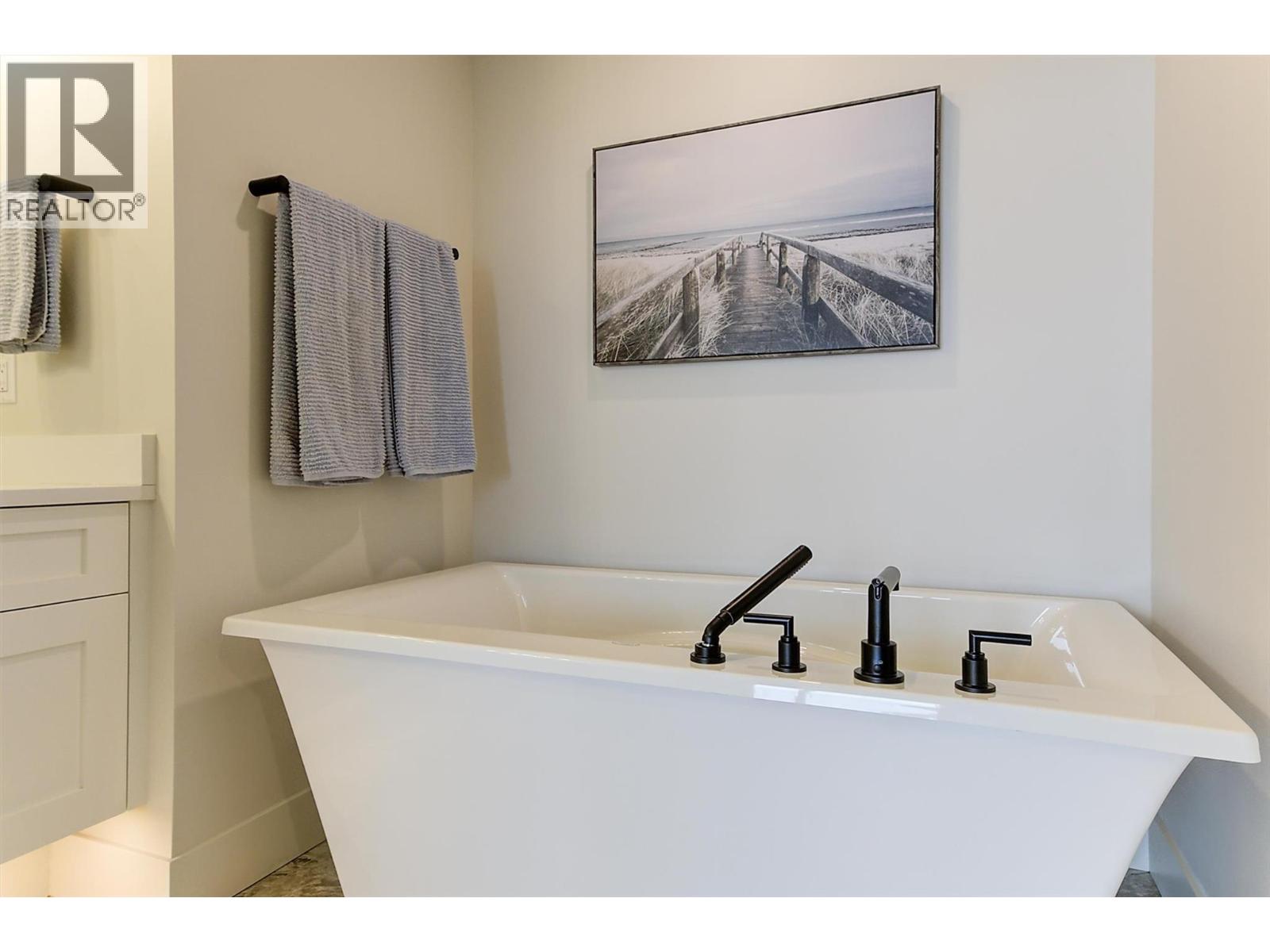 5979 Princess Street, Peachland, British Columbia  V0H 1X7 - Photo 41 - 10396325