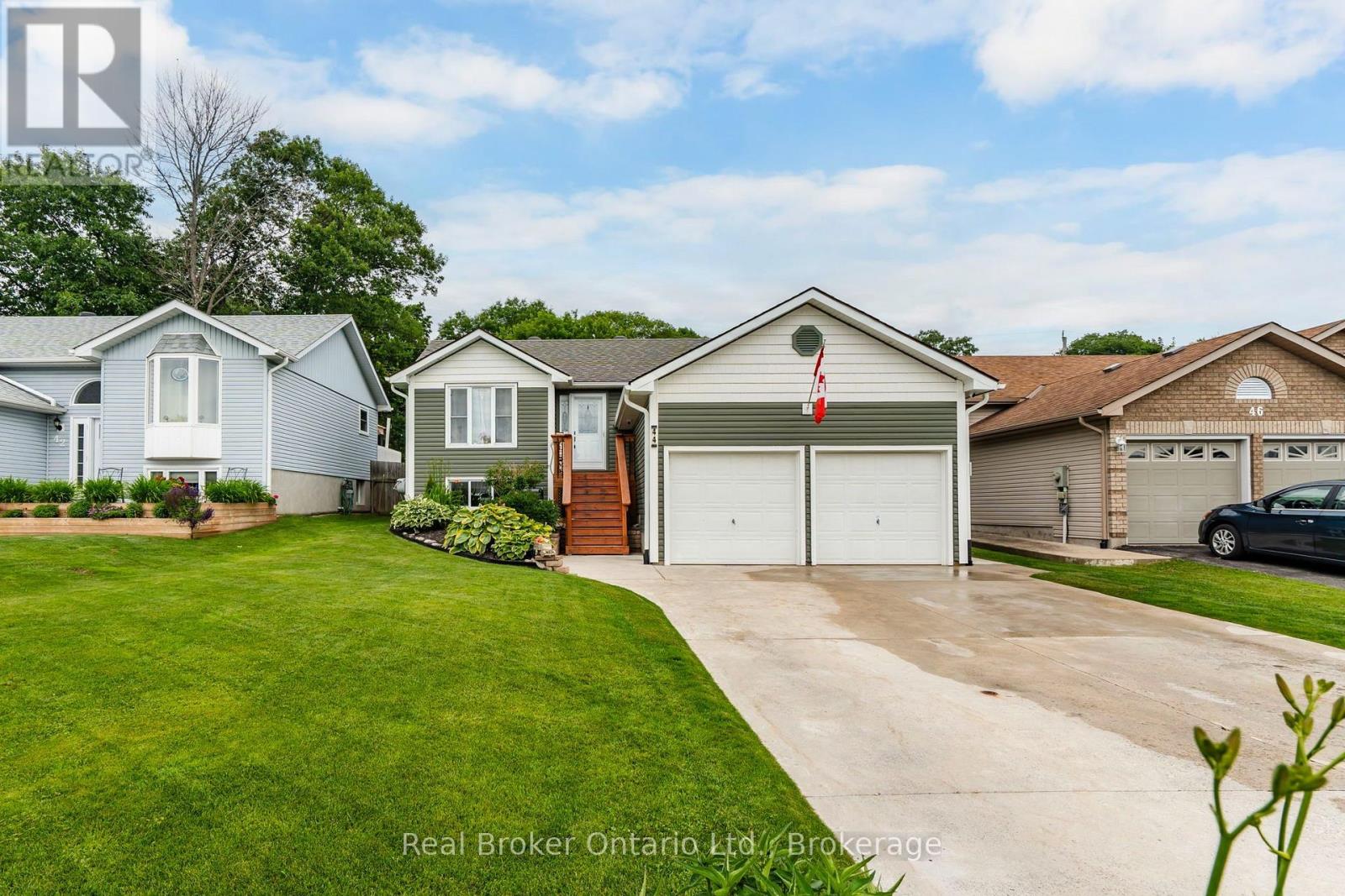 44 BYRNES CRESCENT, Penetanguishene, Ontario